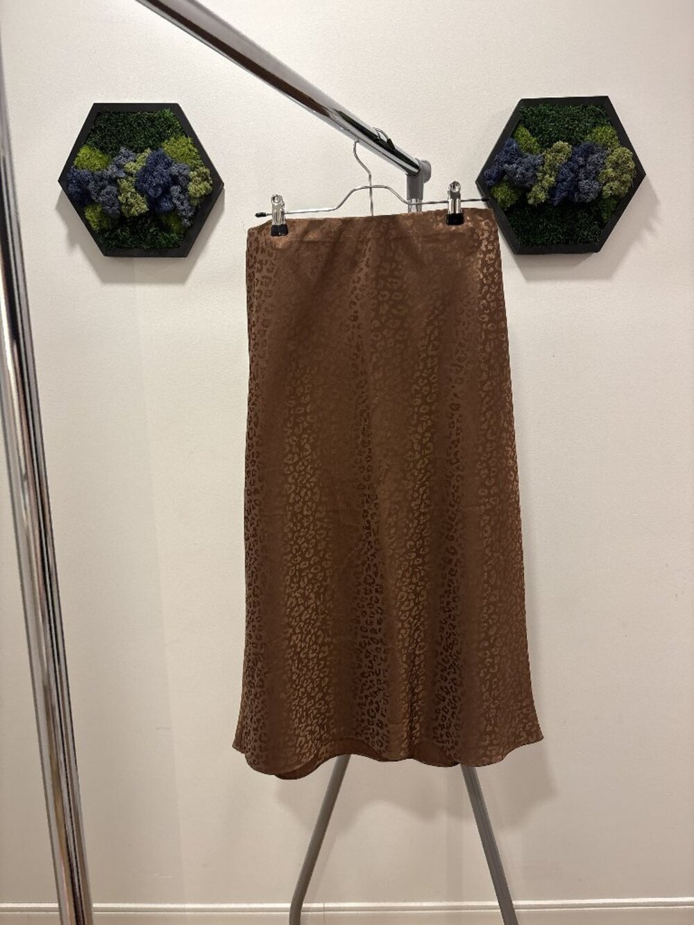Brown Satin Texture Leopard Print Skirt